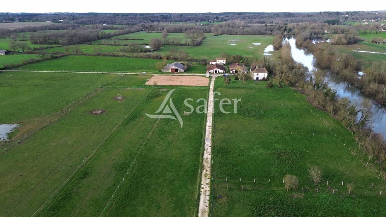 Equestrian property  Dordogne