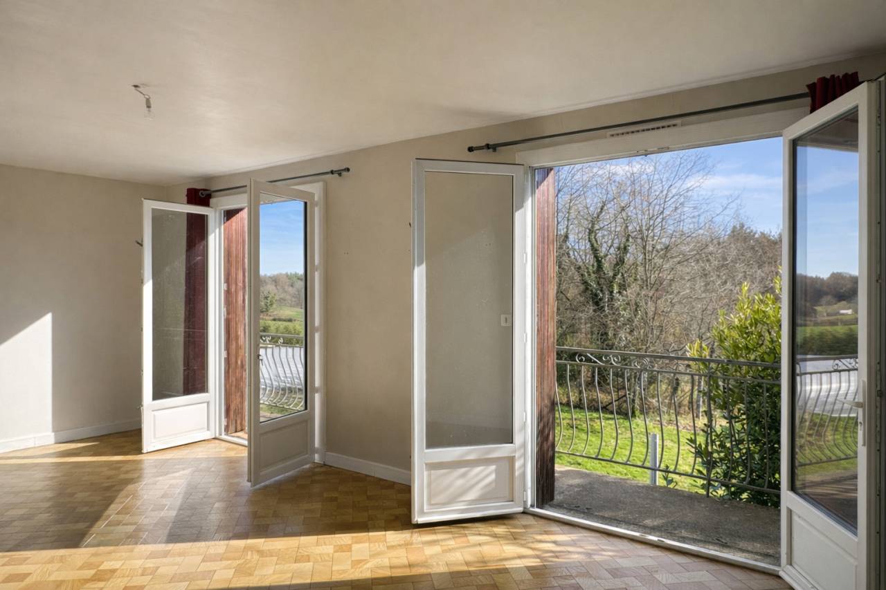 Equestrian property  Corr&egrave;ze