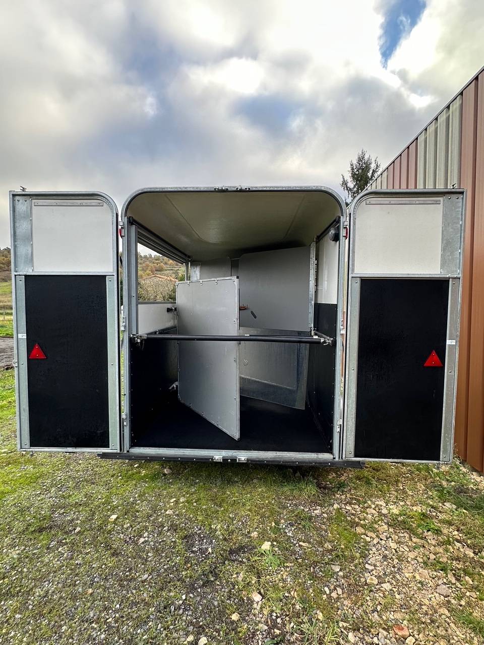 Horse trailer Fautras OBLIC 2+ 2 Stalls 2019 Used
