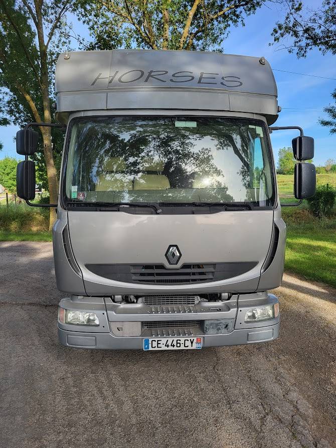 Horsebox NON-HGV Renault middlum 2006 Used