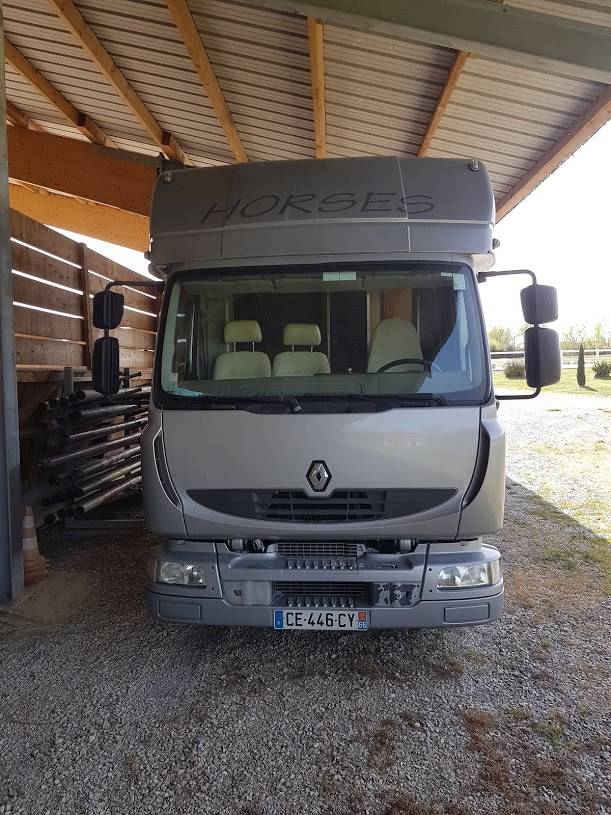 Horsebox NON-HGV Renault middlum 2006 Used