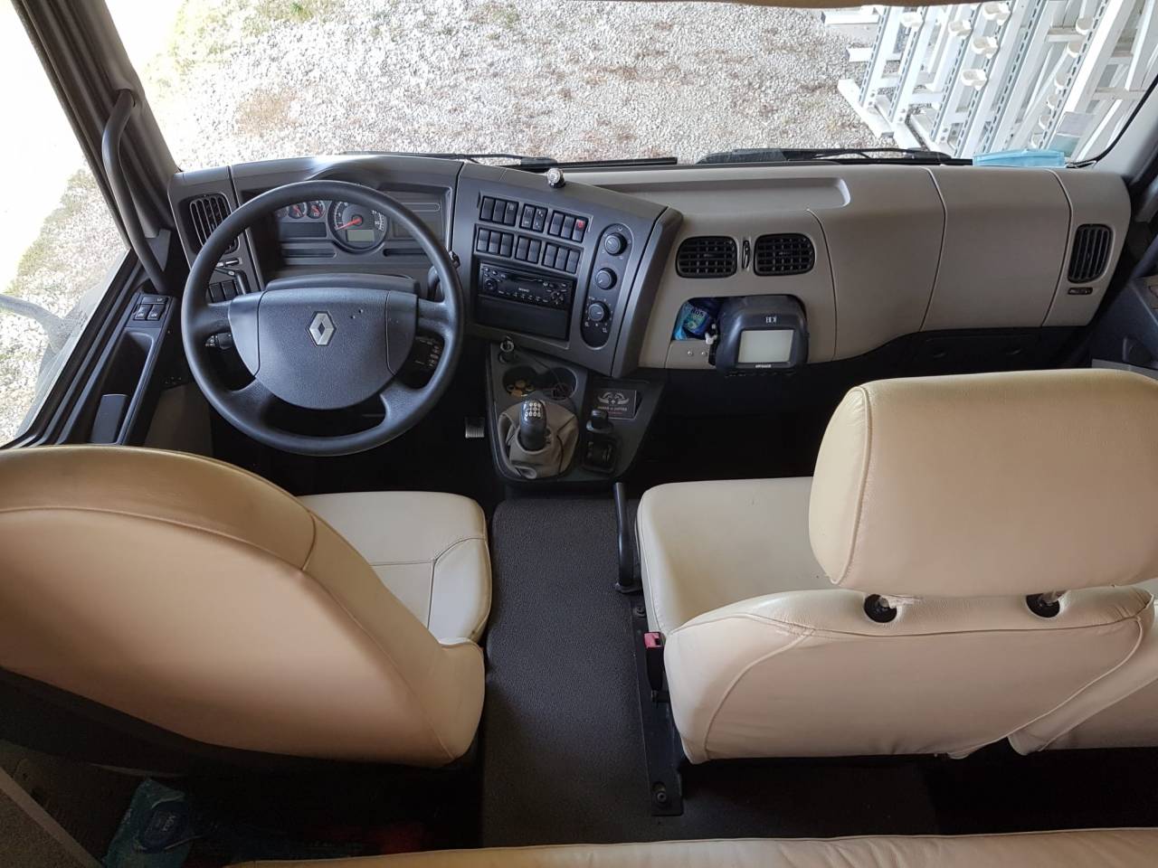 Horsebox NON-HGV Renault middlum 2006 Used