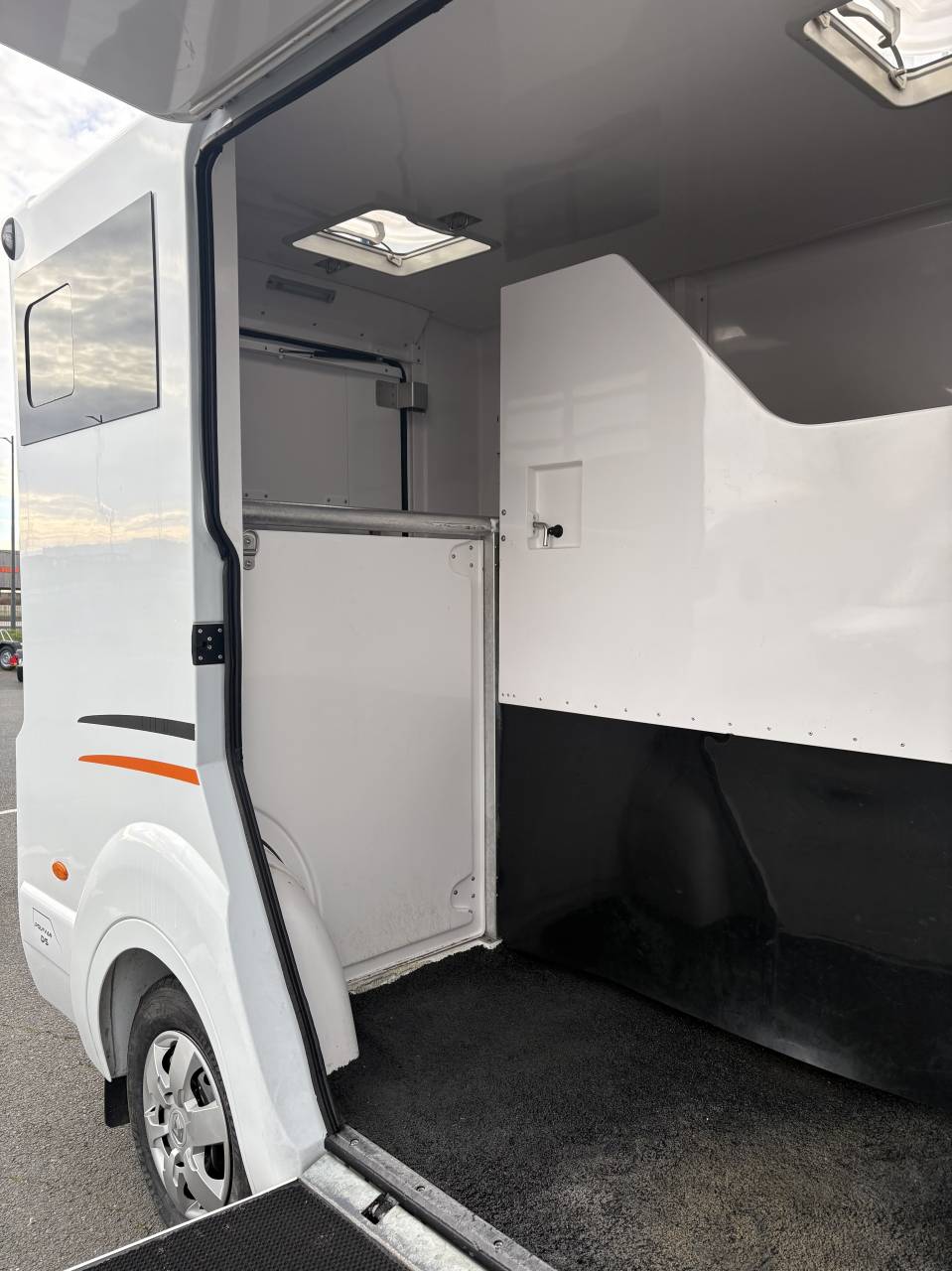 Horsebox HGV Barbot master 2024 Used