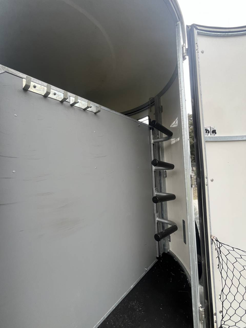 Horse trailer Fautras  4 Stalls 2020 Used