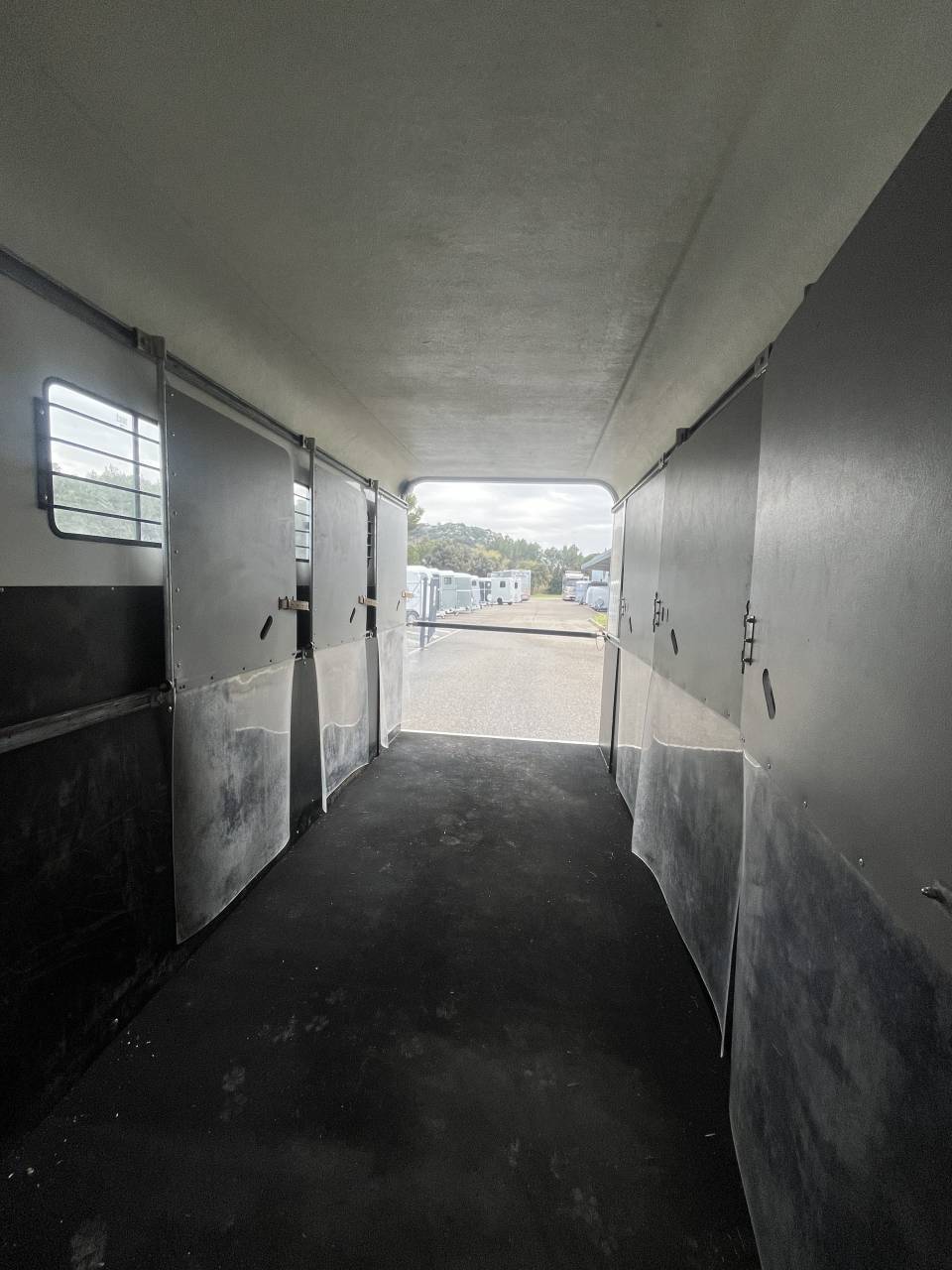 Horse trailer Fautras  4 Stalls 2020 Used