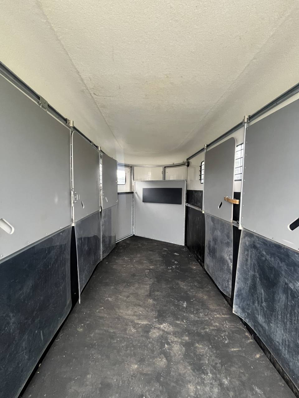 Horse trailer Fautras  4 Stalls 2020 Used