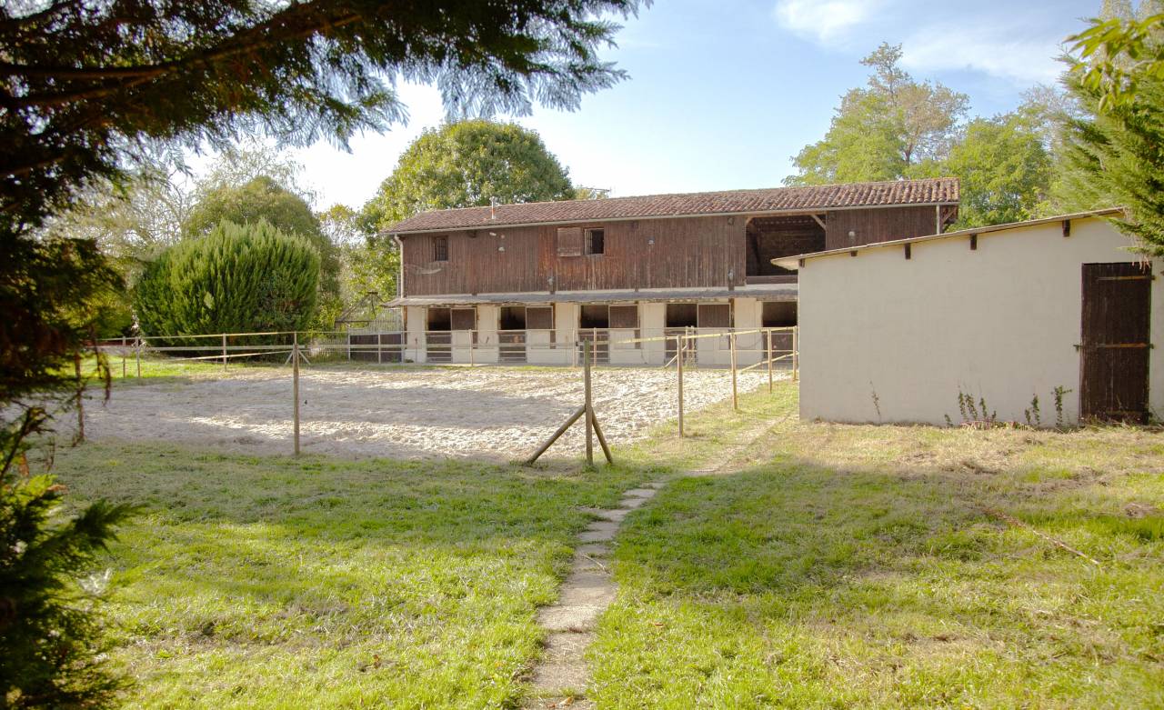 Equestrian property  Gironde