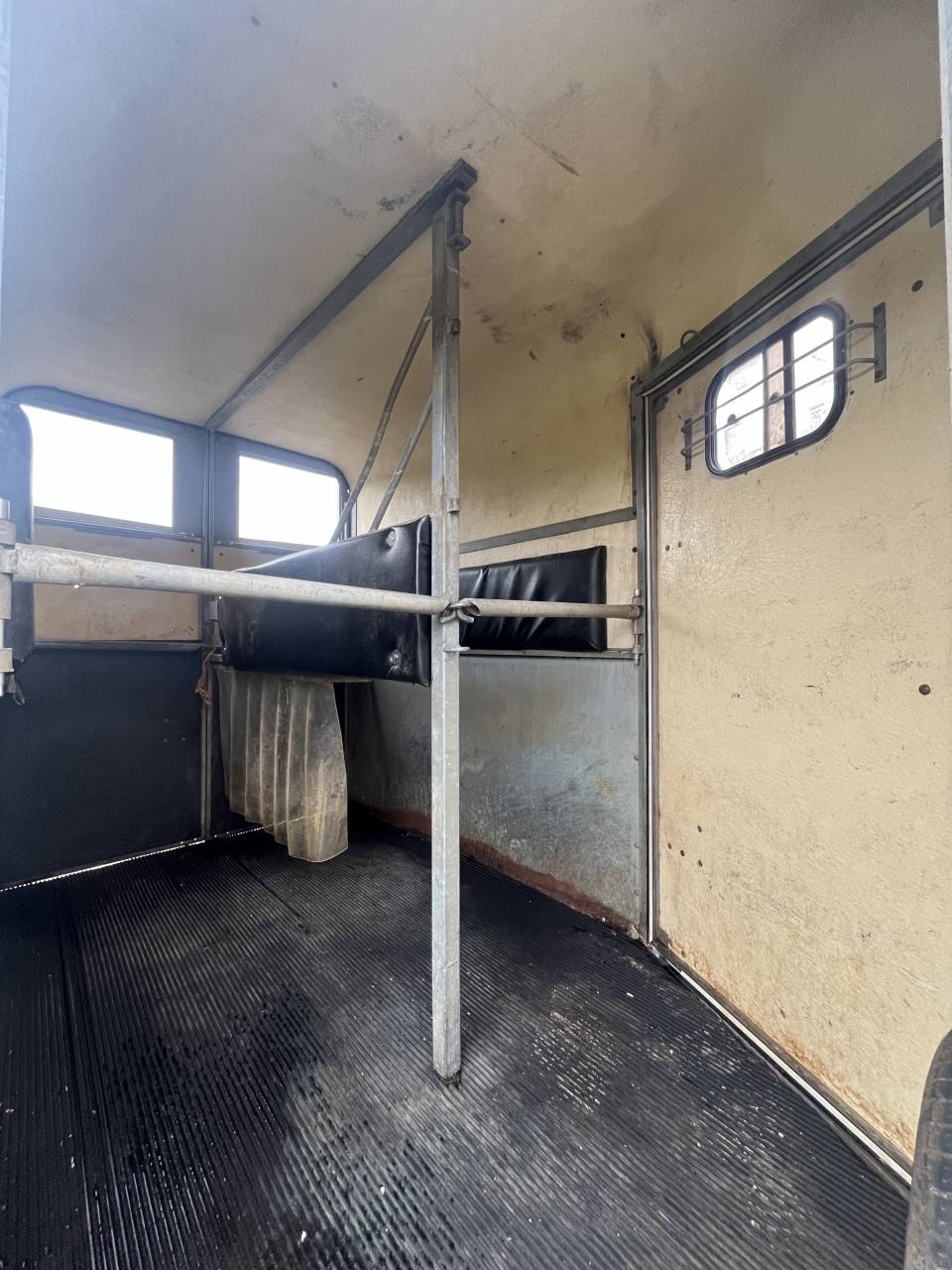 Horse trailer Fautras  2 Stalls 2000 Used