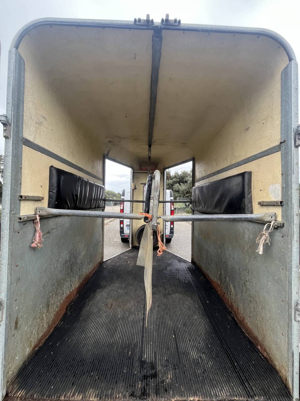 Horse trailer Fautras  2 Stalls 2000 Used