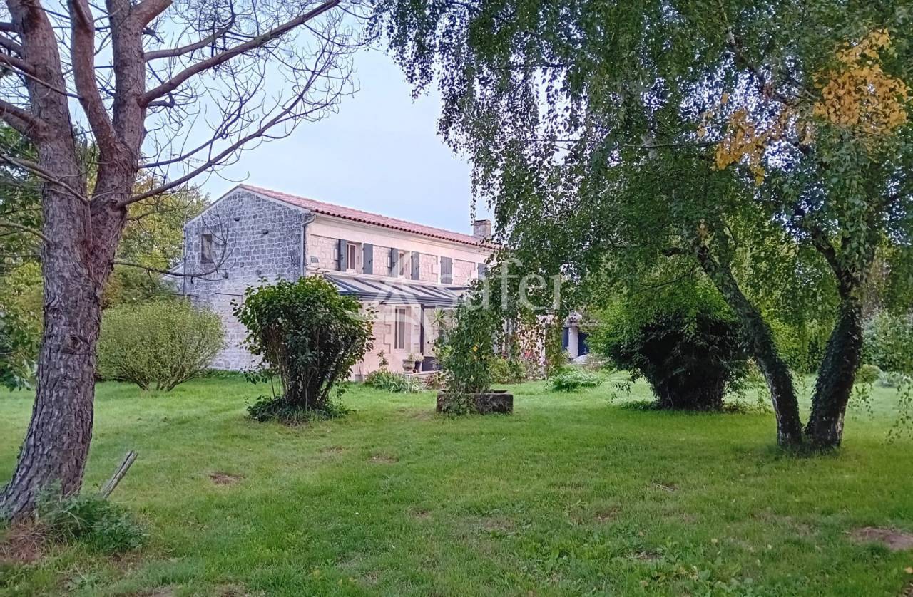 Equestrian property  Charente-Maritime