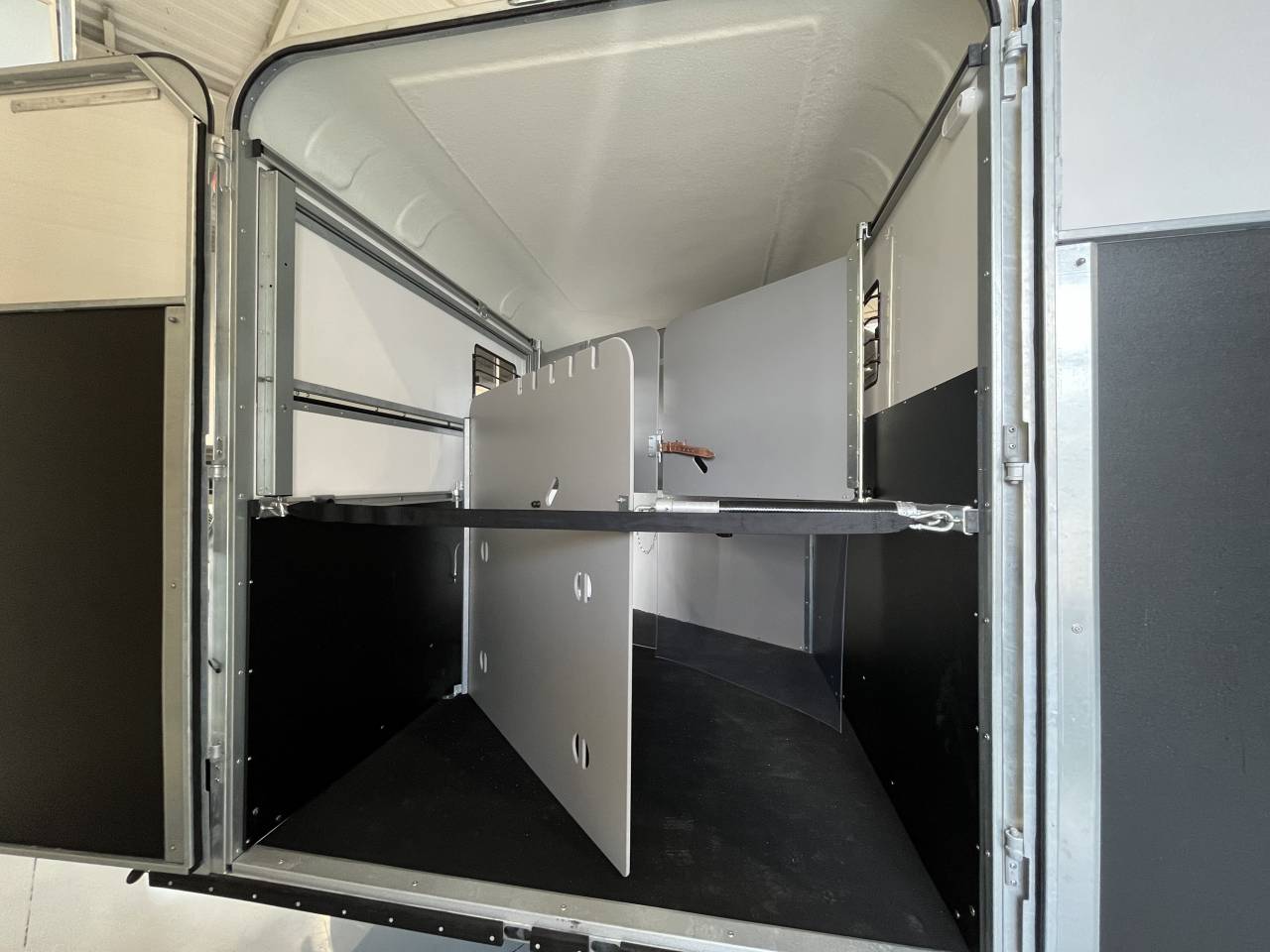 Horse trailer Fautras  2 Stalls 2026 New