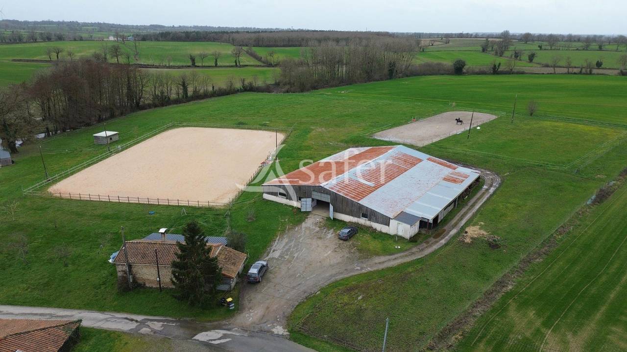 Equestrian property  Deux-S&egrave;vres