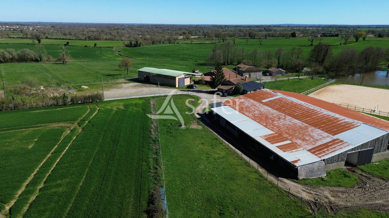 Equestrian property  Deux-S&egrave;vres