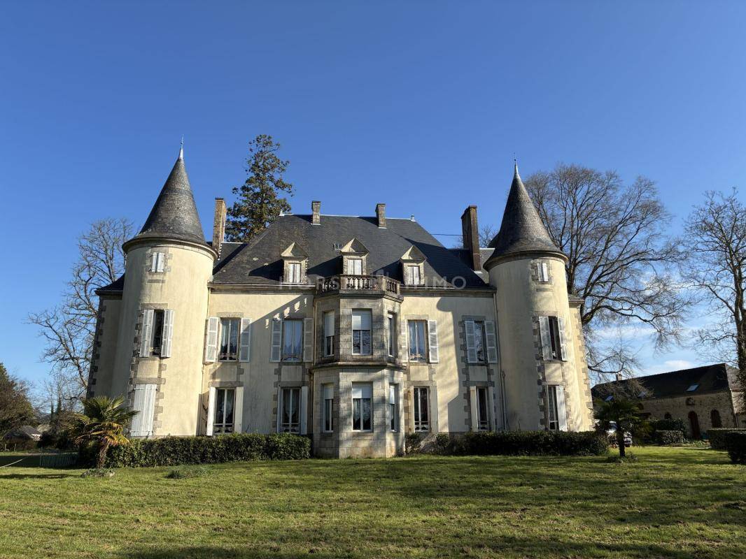 Luxurious equestrian property  Vend&eacute;e