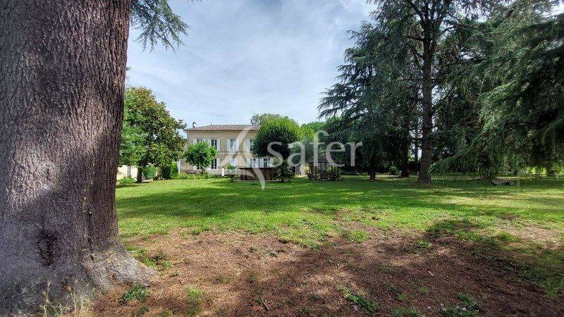 Other country property  Gironde