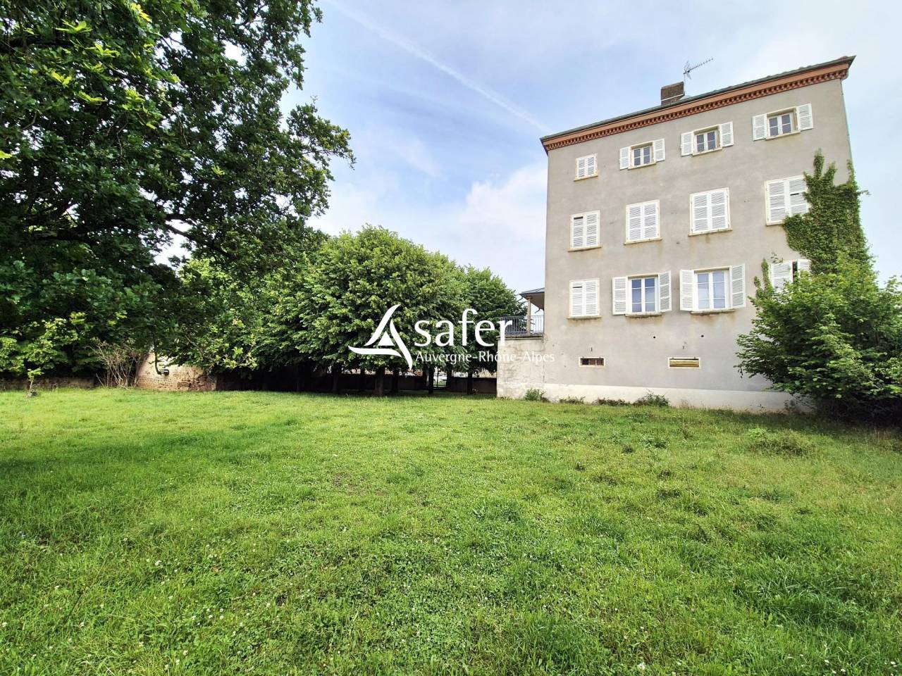 Other country property  Rh&ocirc;ne