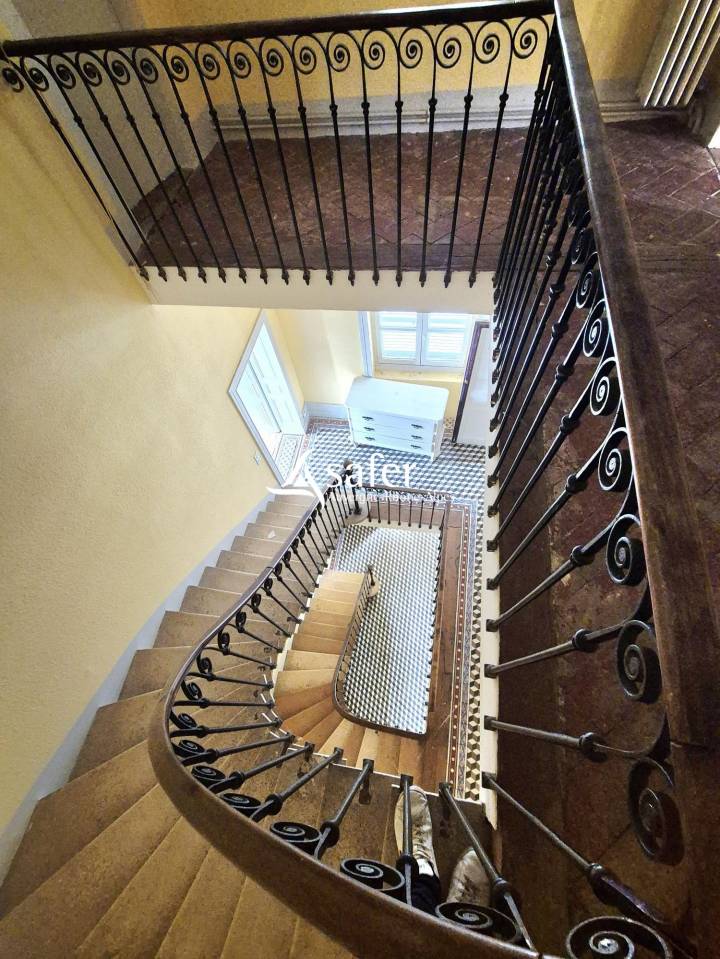 Other country property  Rh&ocirc;ne