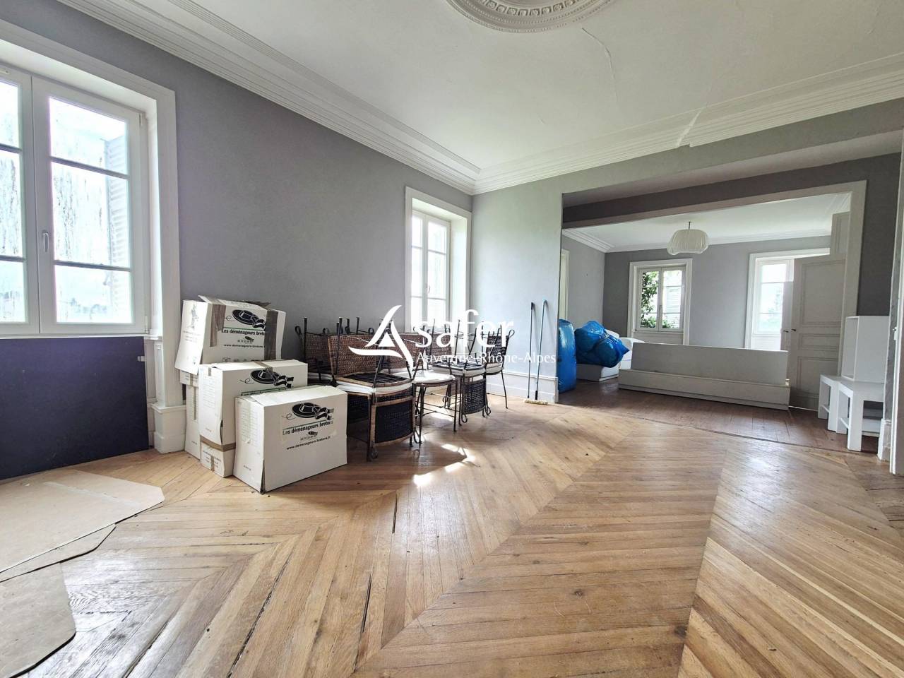 Other country property  Rh&ocirc;ne