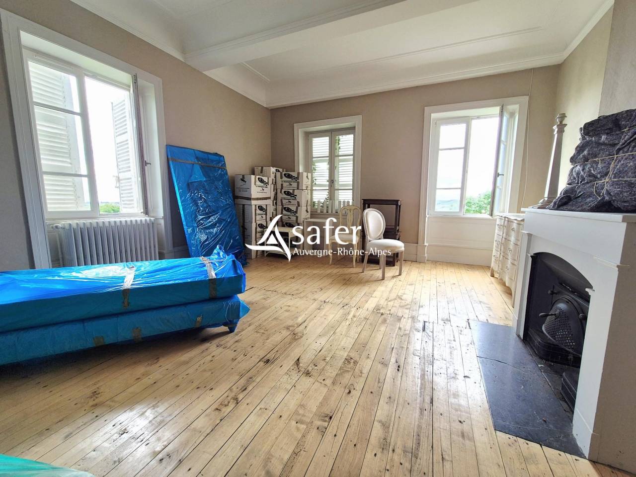 Other country property  Rh&ocirc;ne