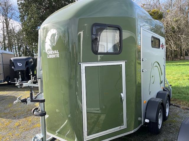Horse trailer Cheval Liberte GOLD 3 2 Stalls 2026 New