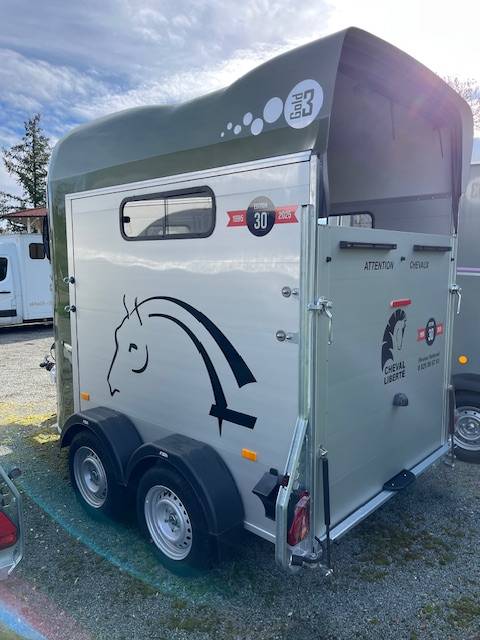 Horse trailer Cheval Liberte GOLD 3 2 Stalls 2026 New
