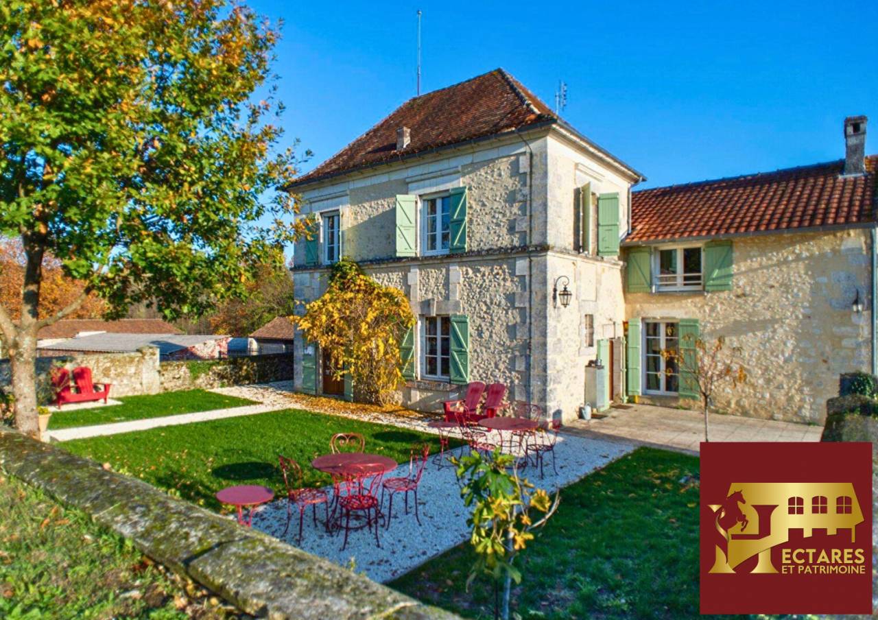 Equestrian property  Dordogne