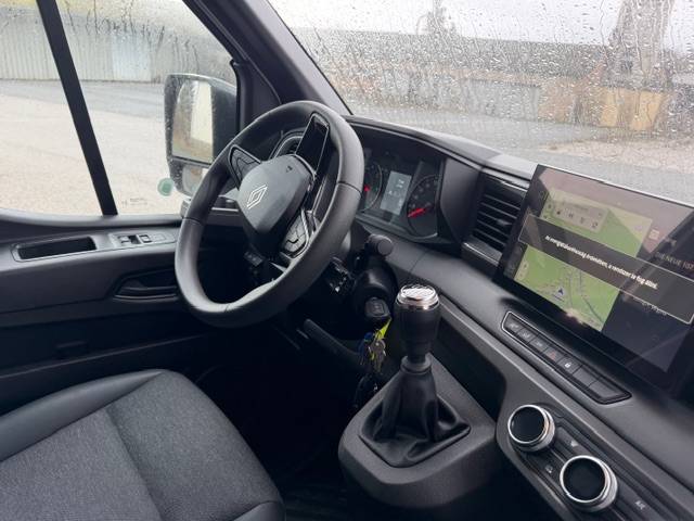 Horsebox HGV AKX Renault Master 2026 New