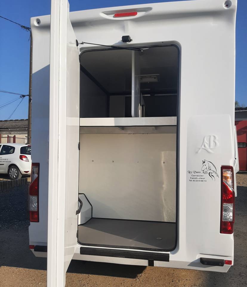 Horsebox HGV Renault Master 2018 Used