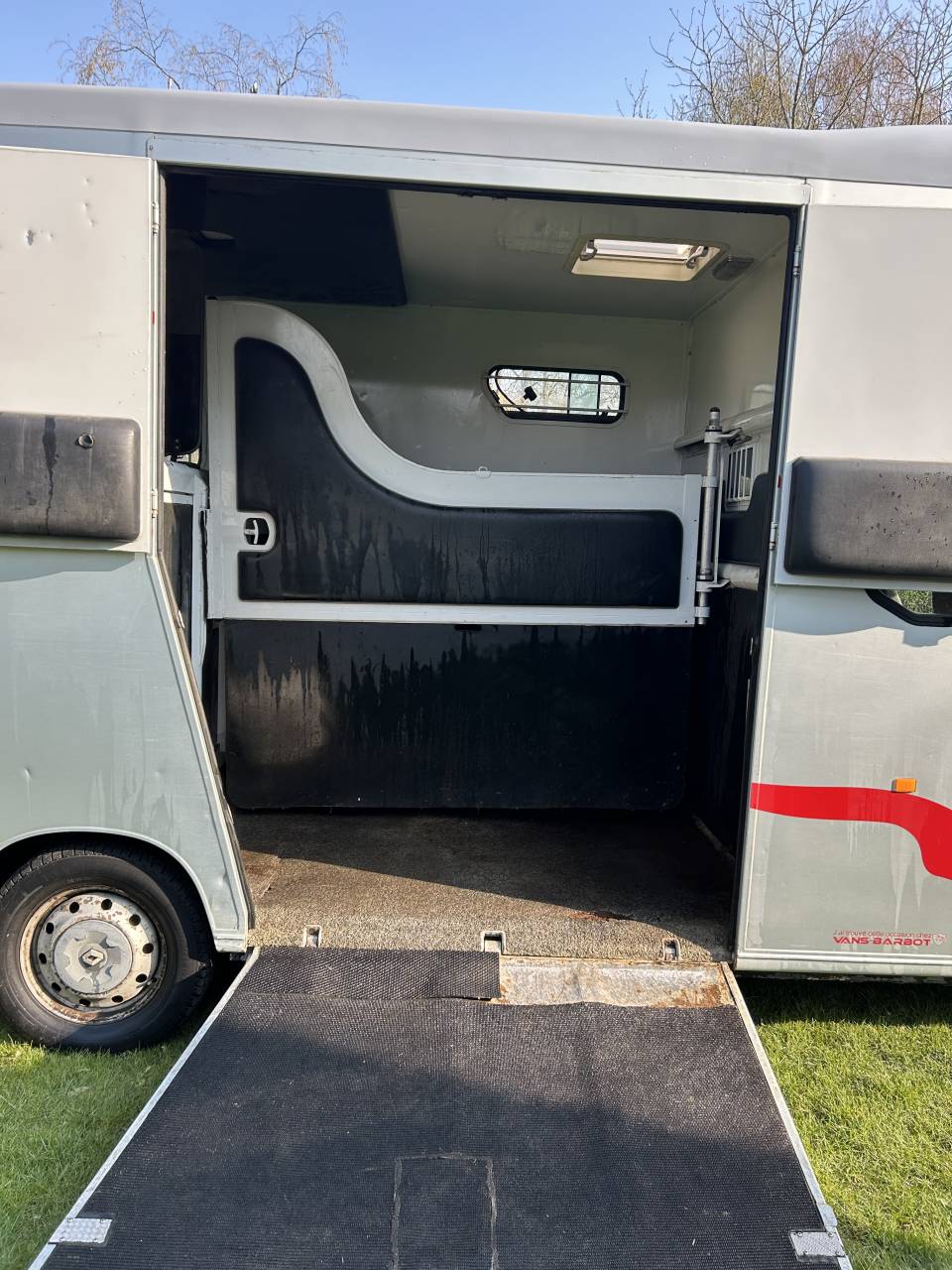 Horsebox HGV Renault Master 2 2006 Used