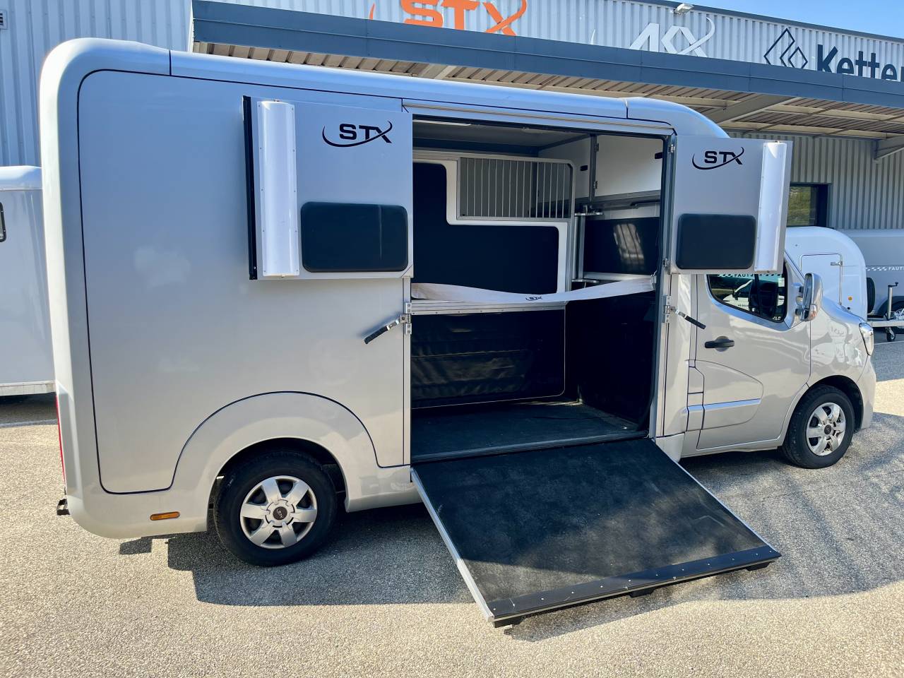 Horsebox HGV STX  2021 Used