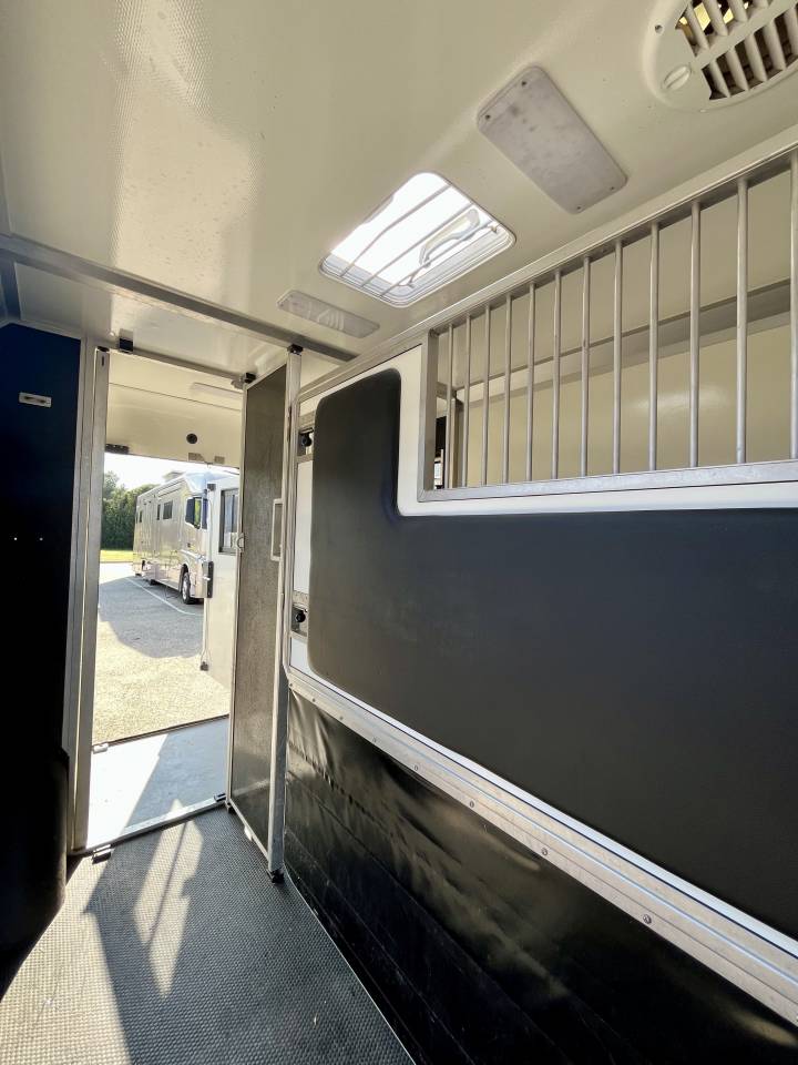 Horsebox HGV STX  2021 Used