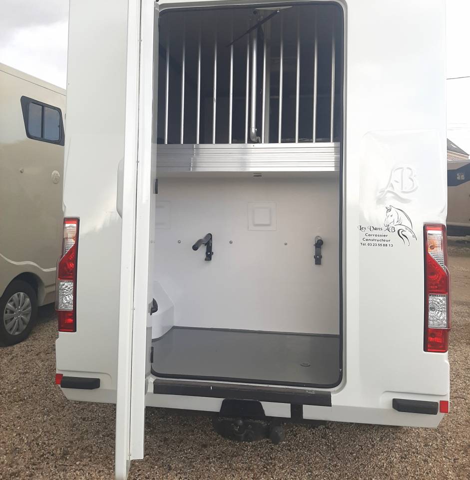 Horsebox HGV Renault Master 2018 Used