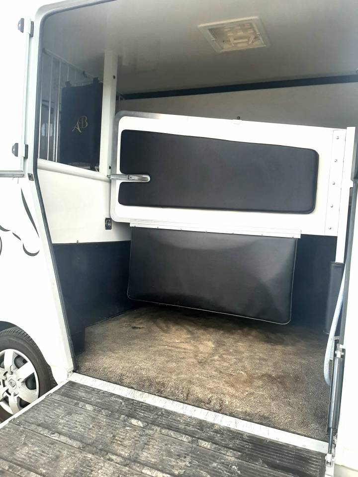 Horsebox HGV Renault Master 2018 Used