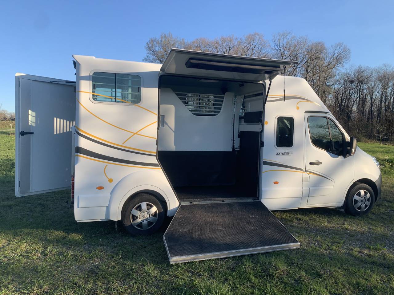 Horsebox HGV Barbot Renault MASTER 2.3L DCI 165CV TWIN TURBO 2016 Used