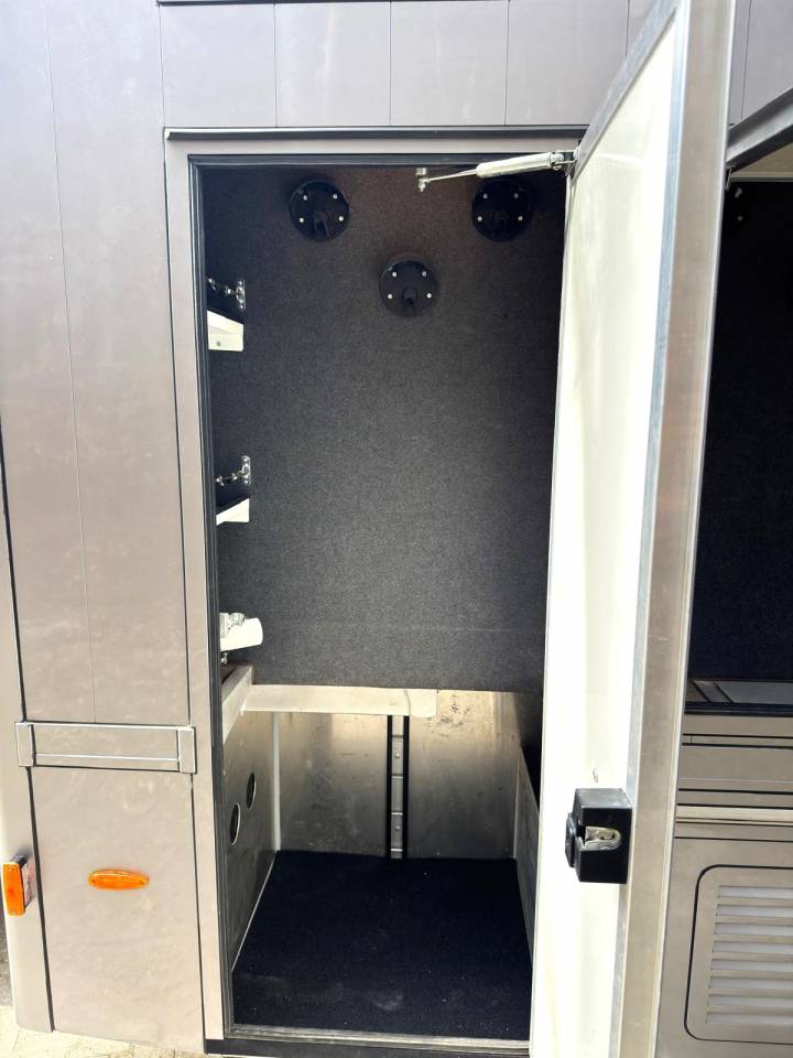 Horsebox NON-HGV Mercedes MERCEDES-BENZ 0 Used