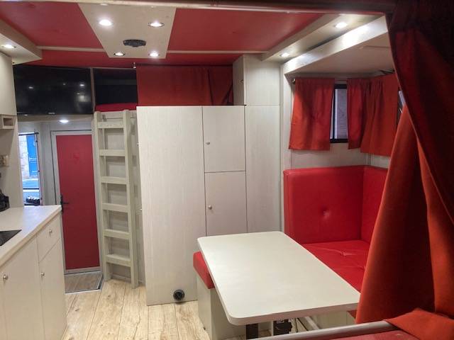 Horsebox NON-HGV Renault 44HH1 2011 Used