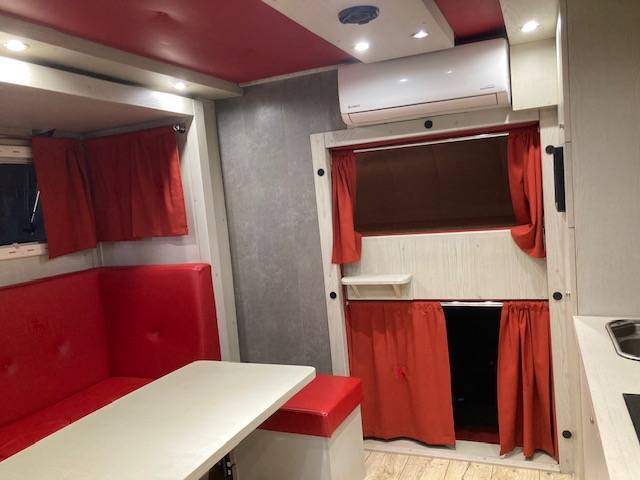 Horsebox NON-HGV Renault 44HH1 2011 Used