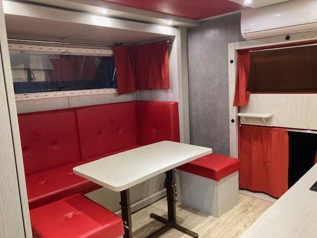 Horsebox NON-HGV Renault 44HH1 2011 Used