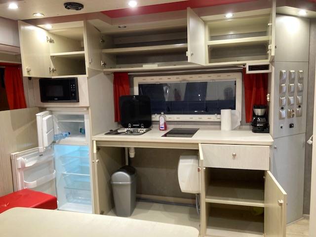 Horsebox NON-HGV Renault 44HH1 2011 Used