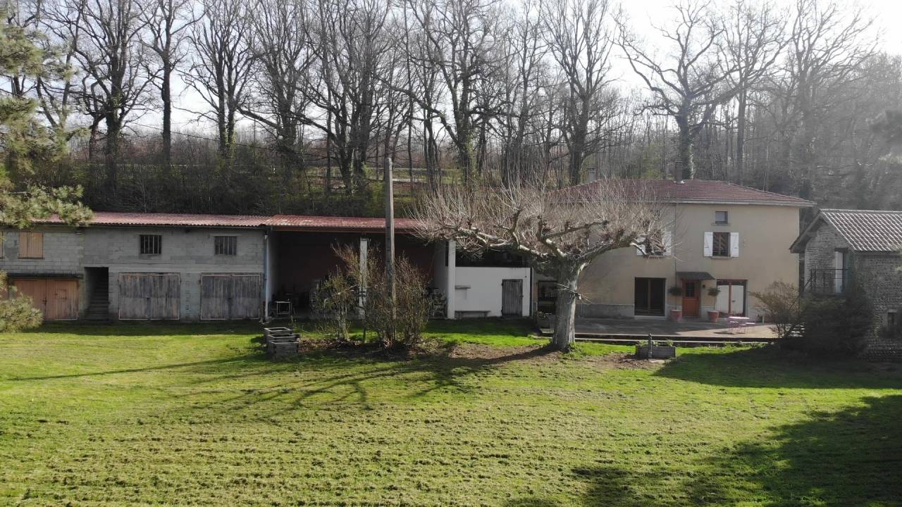 Equestrian property  Dr&ocirc;me
