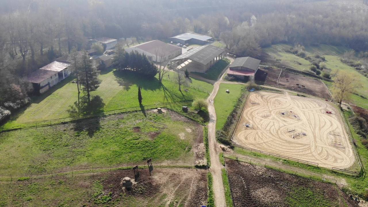 Equestrian property  Dr&ocirc;me