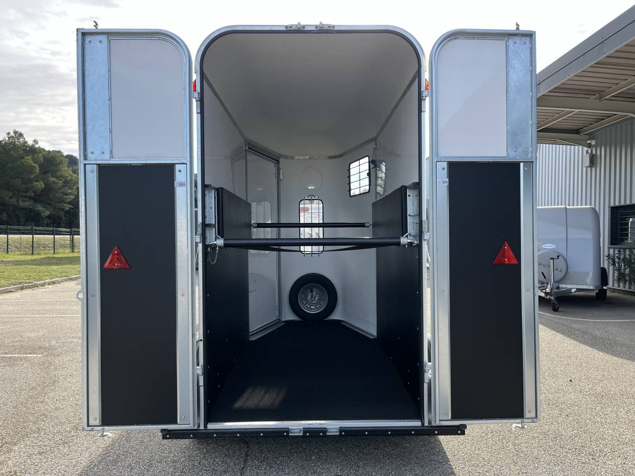 Horse trailer Fautras  1,5 Stalls 2026 New
