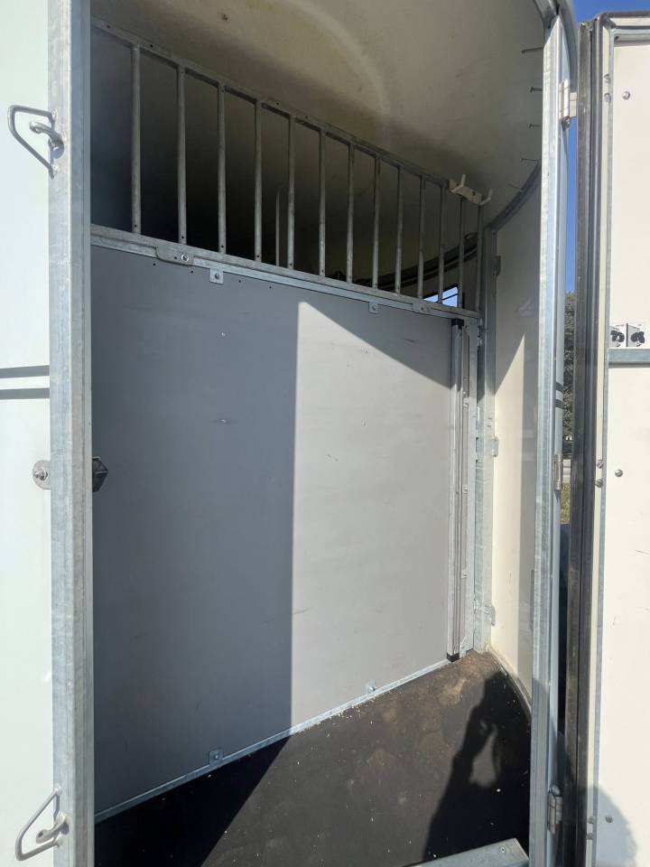 Horse trailer Fautras  4 Stalls 2020 Used