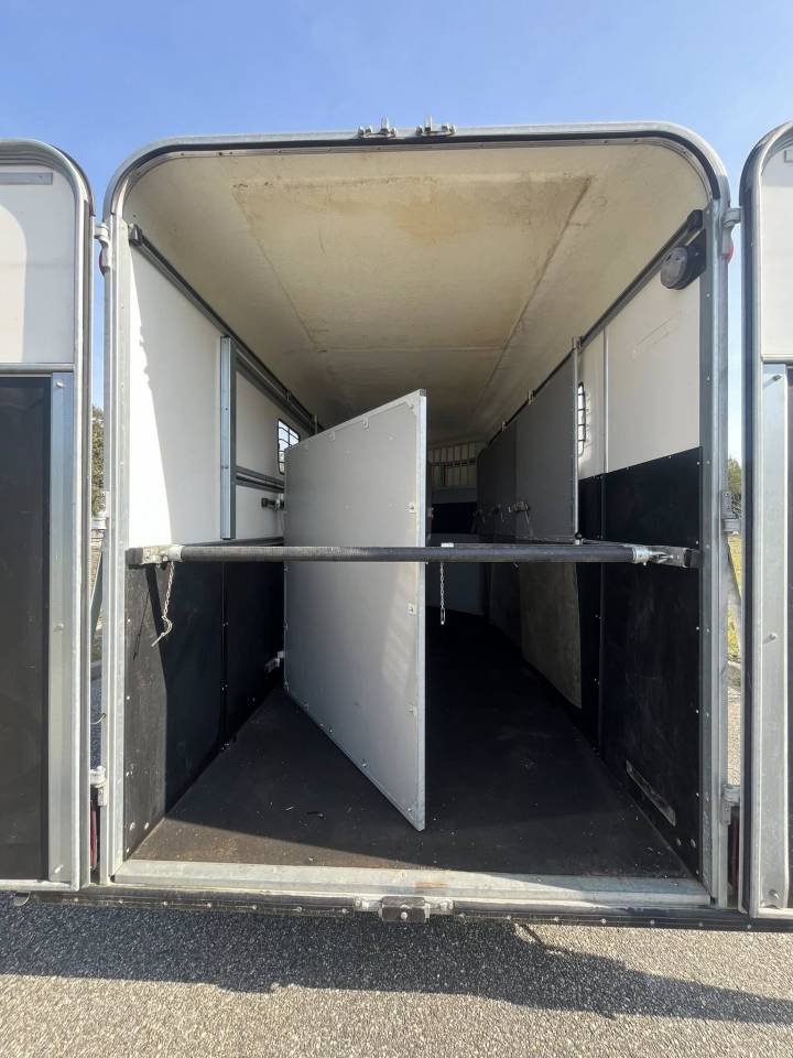Horse trailer Fautras  4 Stalls 2020 Used