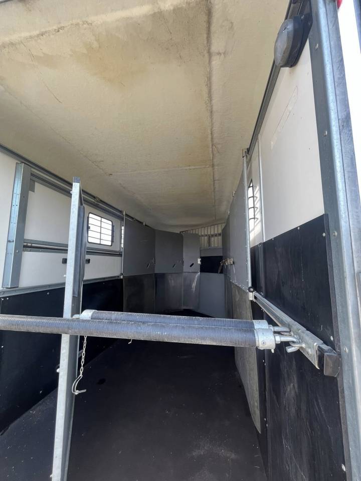 Horse trailer Fautras  4 Stalls 2020 Used