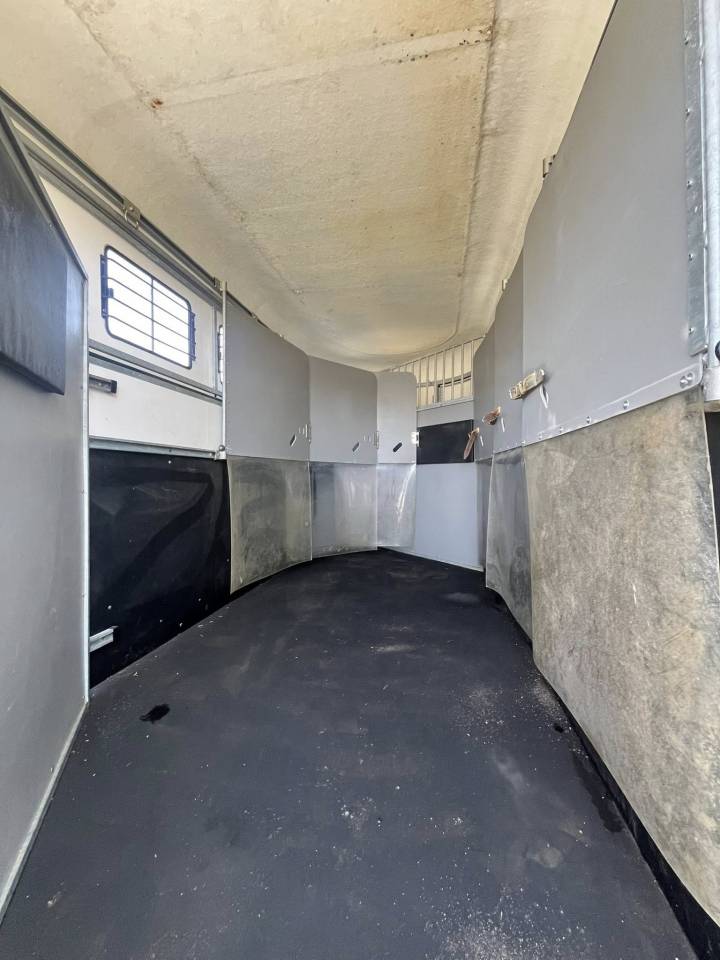 Horse trailer Fautras  4 Stalls 2020 Used