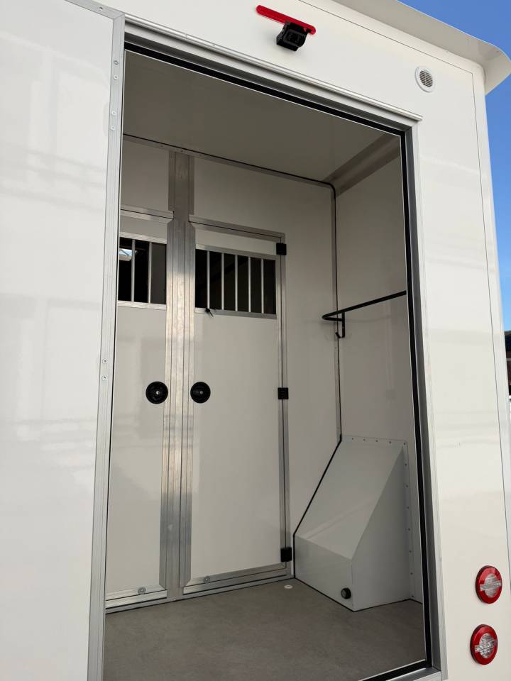 Horsebox HGV Renault  2020 Used