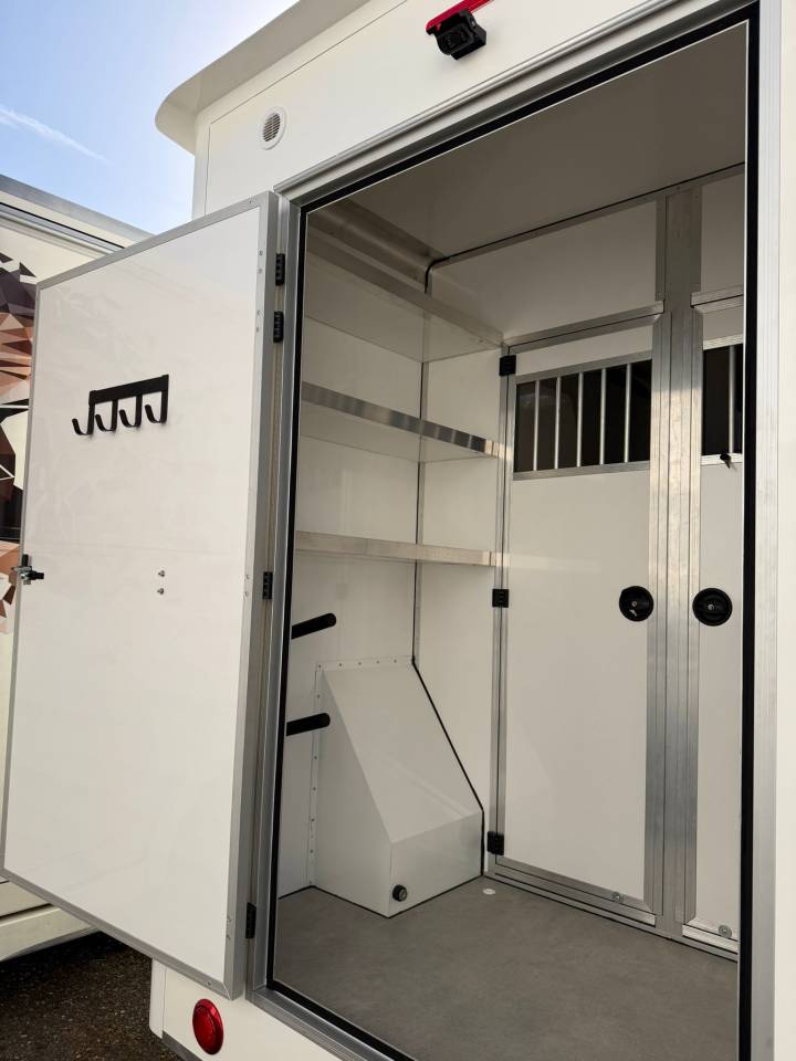 Horsebox HGV Renault  2020 Used