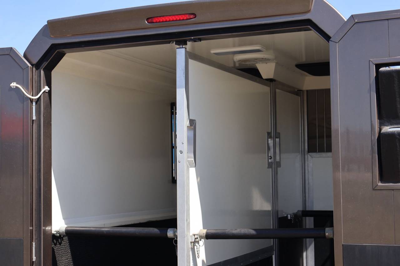 Horse trailer STX EXCLUSIVE TRAILER STALLE 2 Stalls 2021 Used