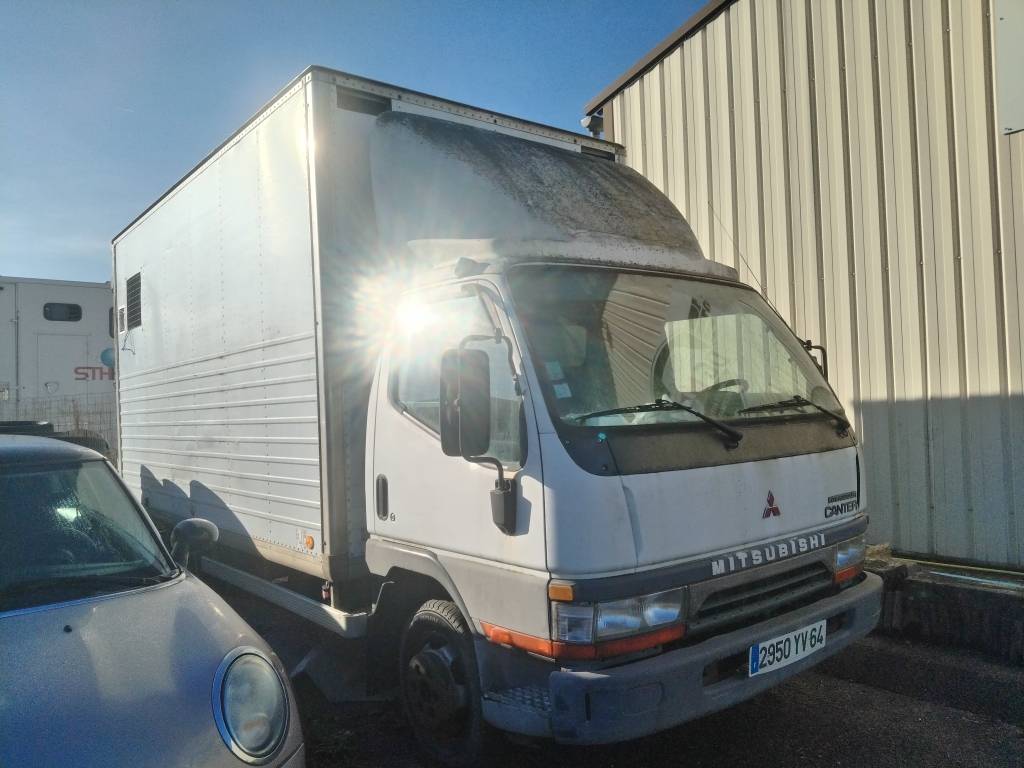 Horsebox HGV Mitsubishi canter 1999 Used